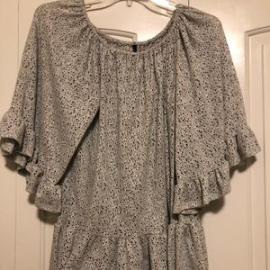 Beautiful gray ruffle sleeve top